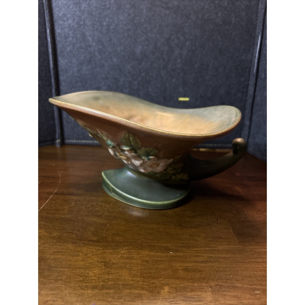 Roseville Pottery 1940s White Rose On Green Cornucopia Vase W/Flower Ikebana